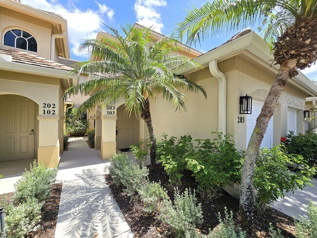 Building Photo - ** PELICAN LANDING ** 3 BED / 2 BATH - GARAGE - AMAZING AMENITIES - FURNISHED - ANNUAL RENTAL
