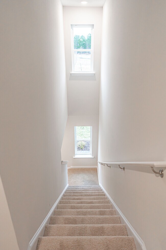 Building Photo - 207 1st St