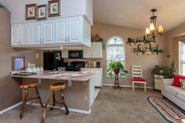 Building Photo - 111 Iveystone Ct