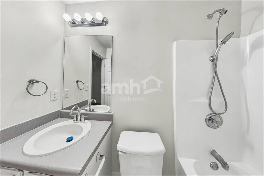 Building Photo - 3168 Bradford Pear Dr