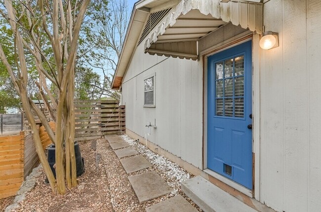 Building Photo - 3404 Plantation Rd