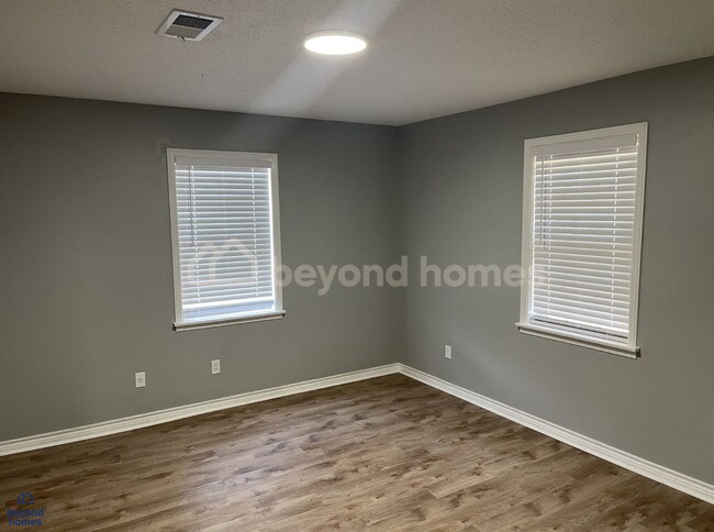 Building Photo - 204 Calloway Ave