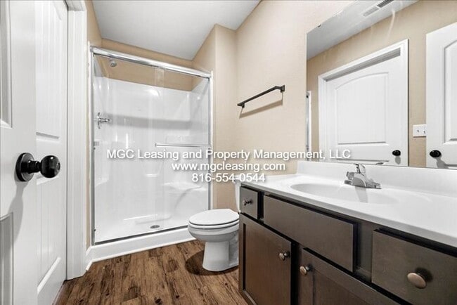 Building Photo - 2102 Hickoryleaf Ln