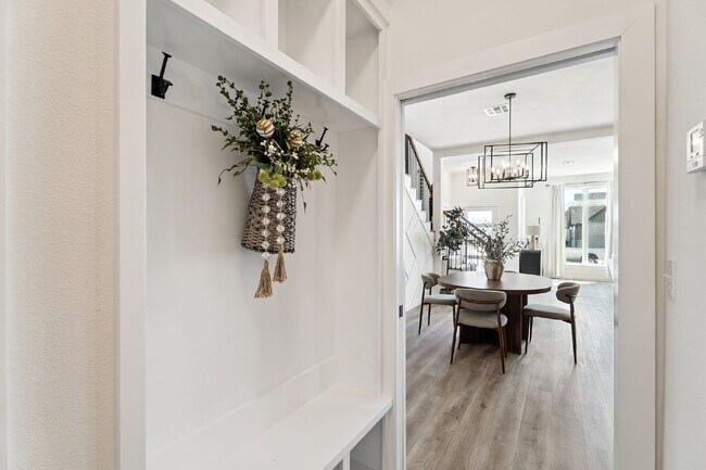 Building Photo - Fully Furnished Home in Broken Arrow