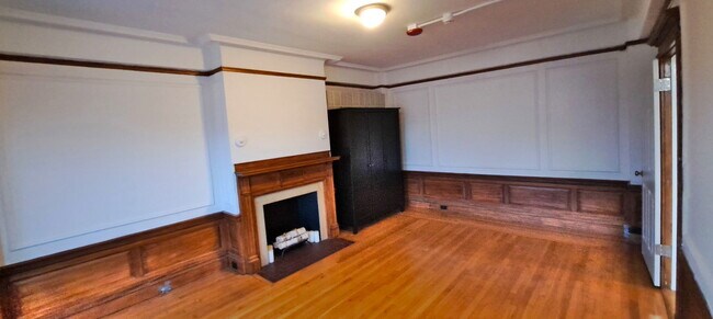 Building Photo - 464 Commonwealth Ave