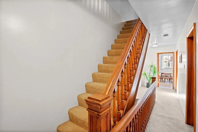 Building Photo - 3437 Parkview Ave