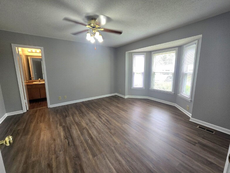 Building Photo - 204 Centennial Dr