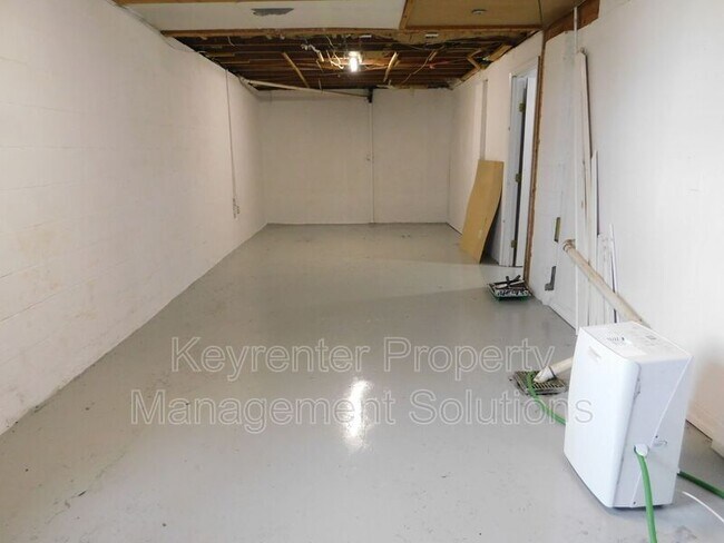 Building Photo - 1008 Perry St