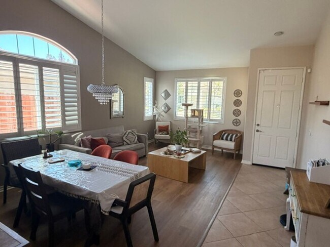 Building Photo - 1528 Knoll Park Glen