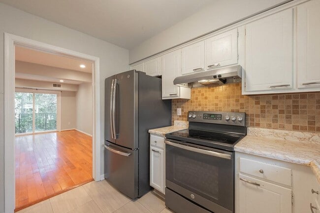 Building Photo - 1510 Presidential Dr