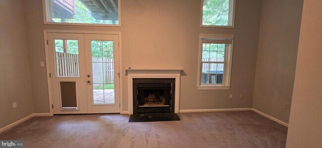 Building Photo - 1353 Templeton Pl