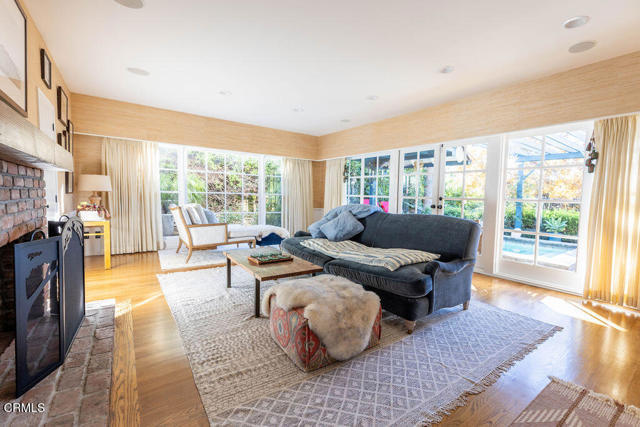 Building Photo - 4053 Cromwell Ave