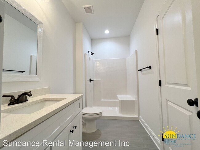 Building Photo - 5 br, 3 bath House - 48 B Longwood Drive