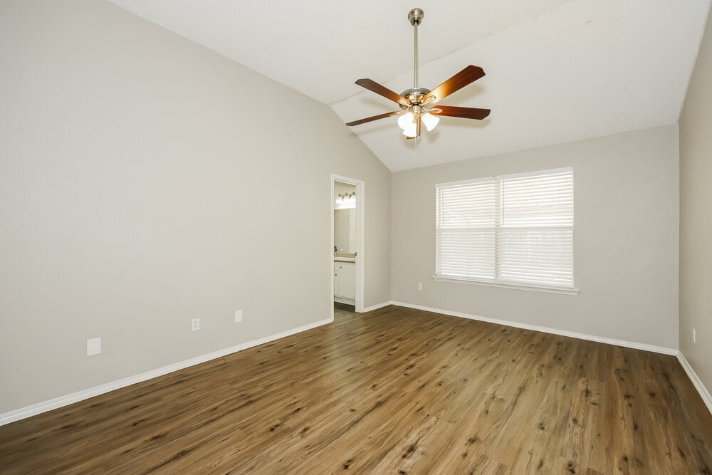 Building Photo - 2213 Whispering Wind St