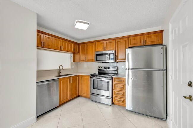Building Photo - 11163 Chandler Dr