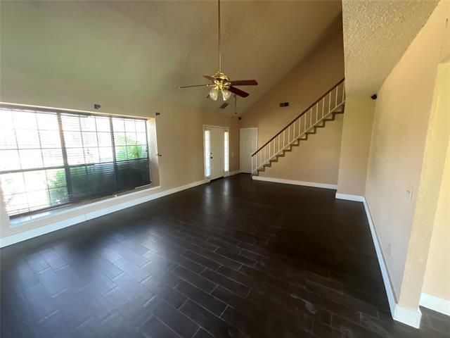 Building Photo - 1705 Huntington Dr