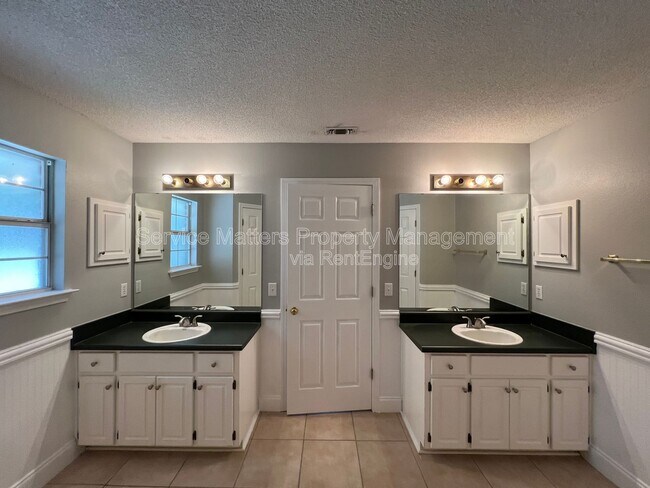 Building Photo - 4830 Timberland Dr