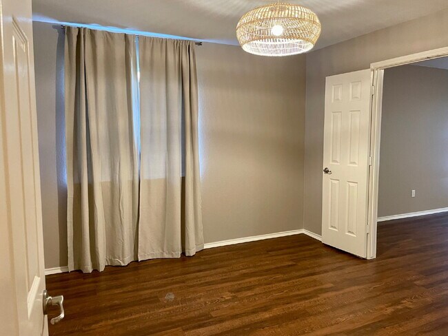 Building Photo - Charming 4-Bedroom Home in South Austin’s ...