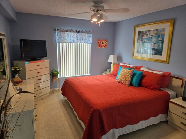 Building Photo - 2516 SE Anchorage Cove