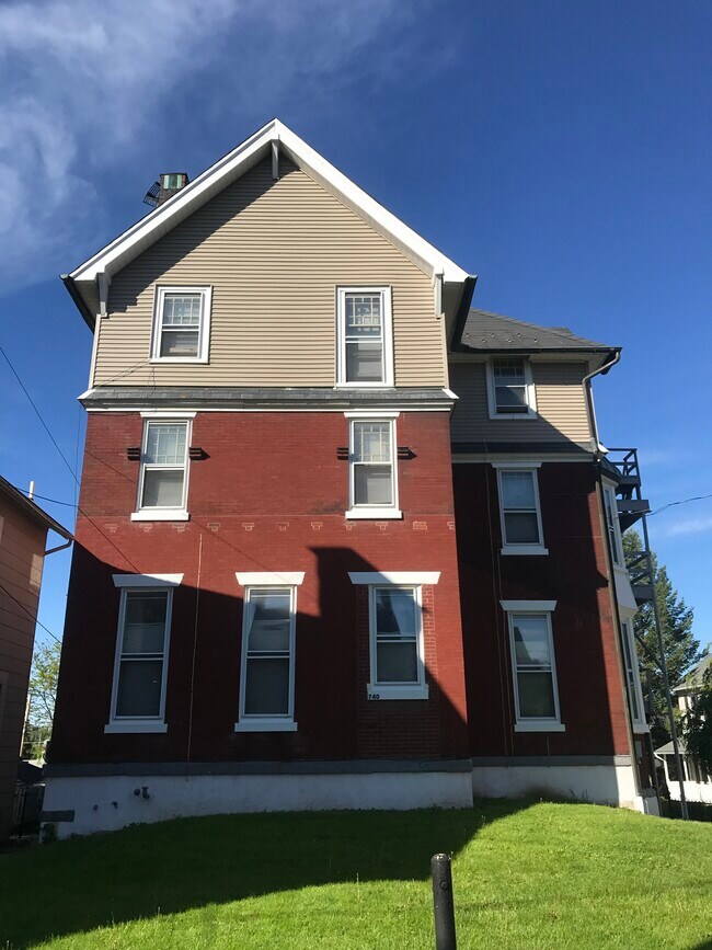 front building - 740 2nd St