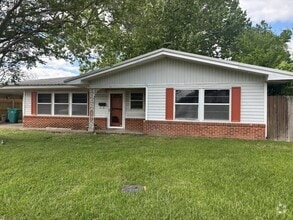 Building Photo - 641 Mary Ann St