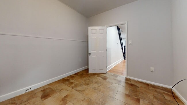 Building Photo - 3 Bedroom Home - OK for Section 8 Voucher ...