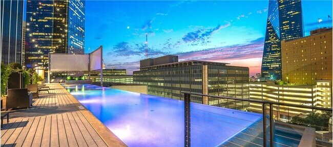 Building Photo - 301 N Akard St