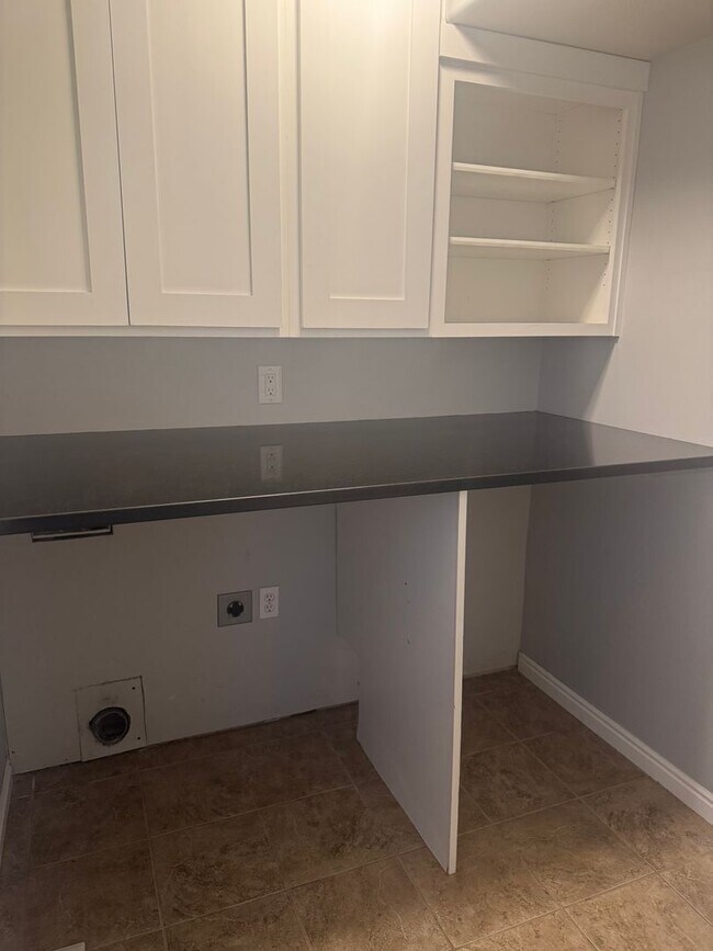 Building Photo - Amazing Lehi home for rent!