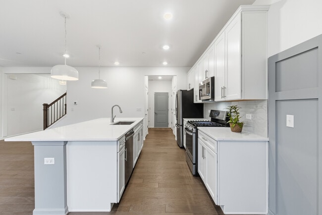 Building Photo - 2666 Martini St