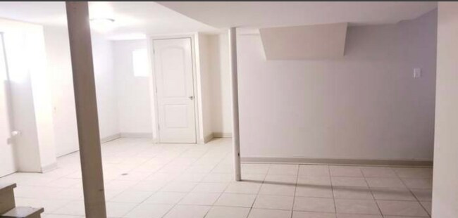 Building Photo - 3332 S 60th Ct