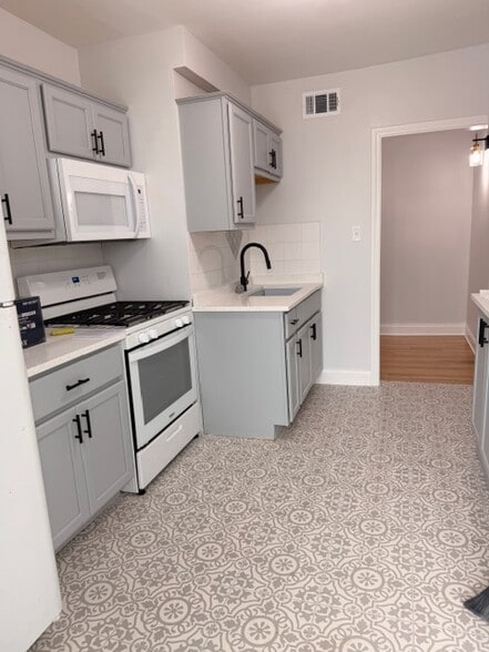 Building Photo - 6158 W Grand Ave