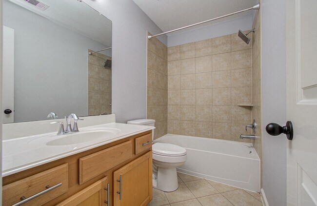Building Photo - 12935 Northpointe Bend Dr