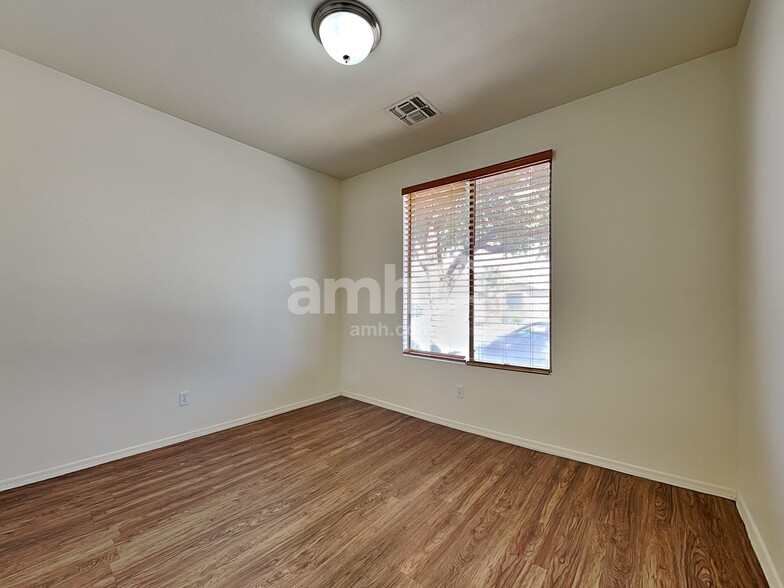 Building Photo - 12363 W Jackson St