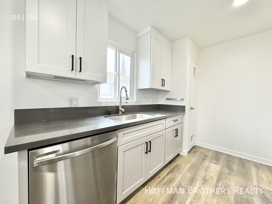 Building Photo - 4132 W 118th St