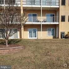 Building Photo - 15101 Glade Dr