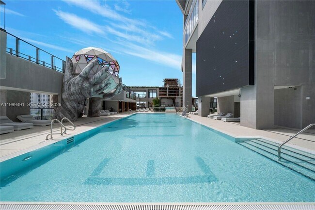 Building Photo - 20 NE 11th St