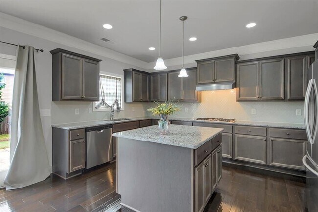 Building Photo - 551 Wagon Hill Ln