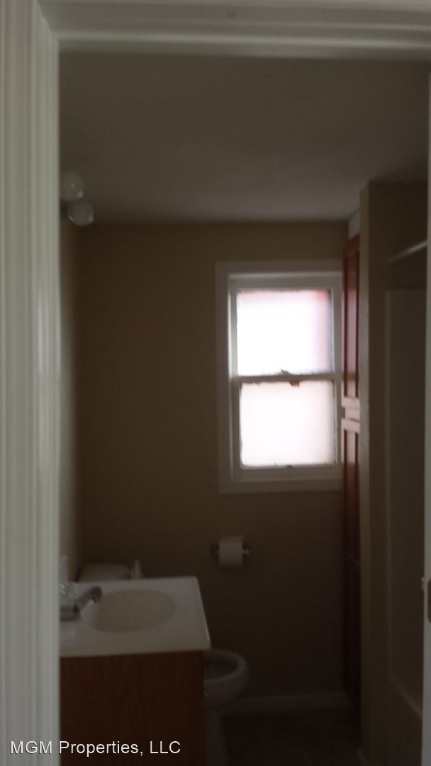Building Photo - 1 br, 1 bath House - 153 S. Green St.