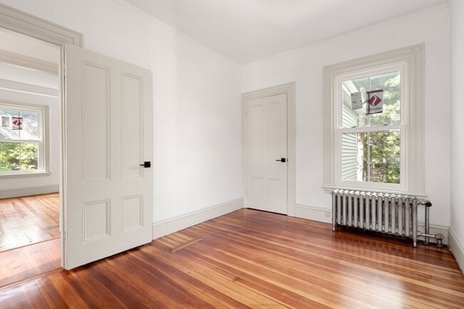 Building Photo - 107 Ellery St