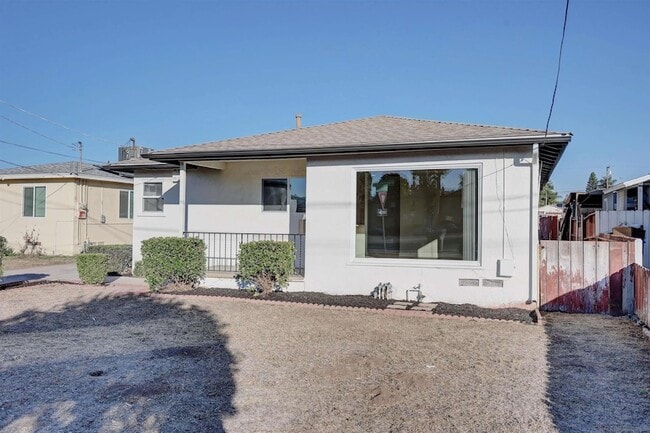 Building Photo - 503 Prescott Ave