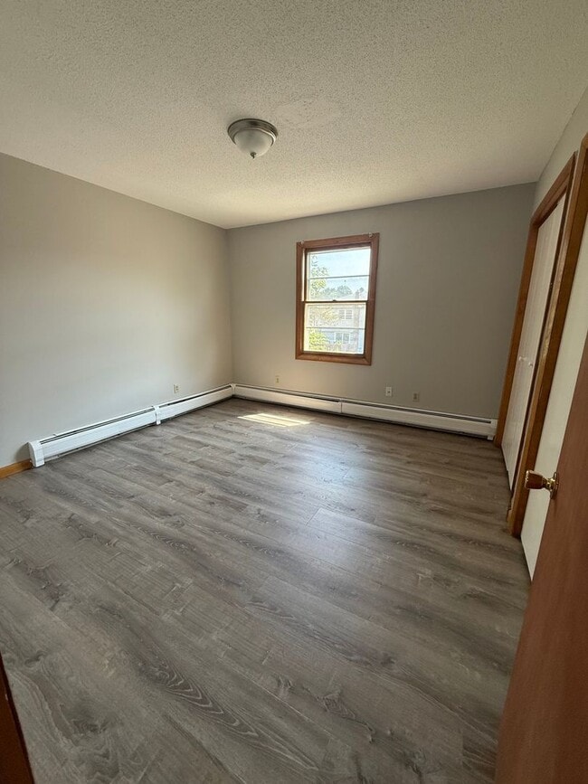 Building Photo - 66 Wynola Ave