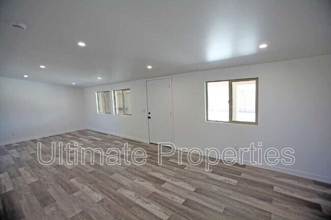 Building Photo - 38405 N 27th Ave