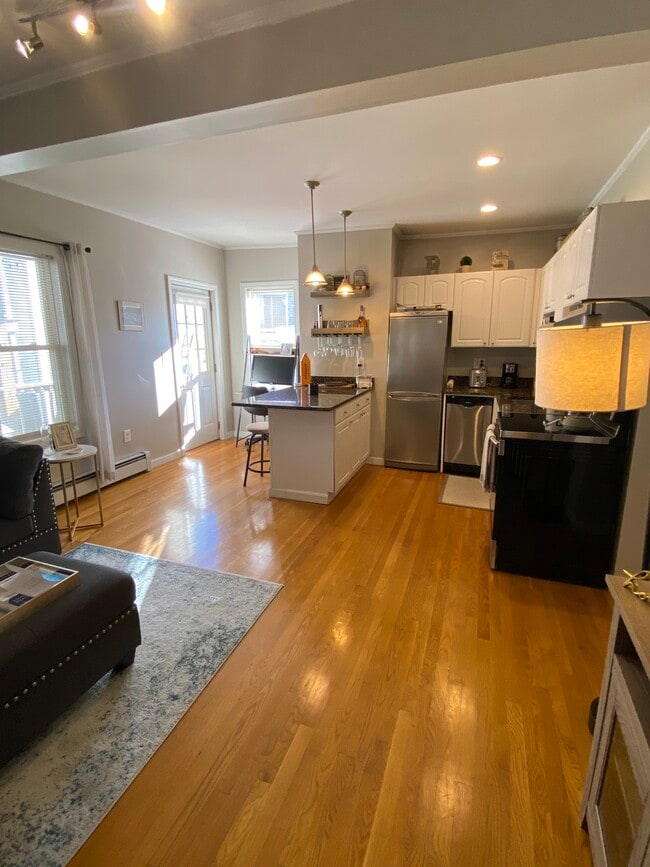 Building Photo - 188 Gold St