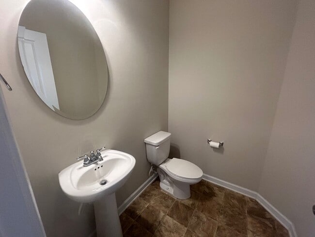 Building Photo - 224 Jerri Ln