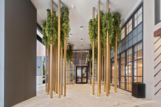 Building Photo - 125 NE 6th St