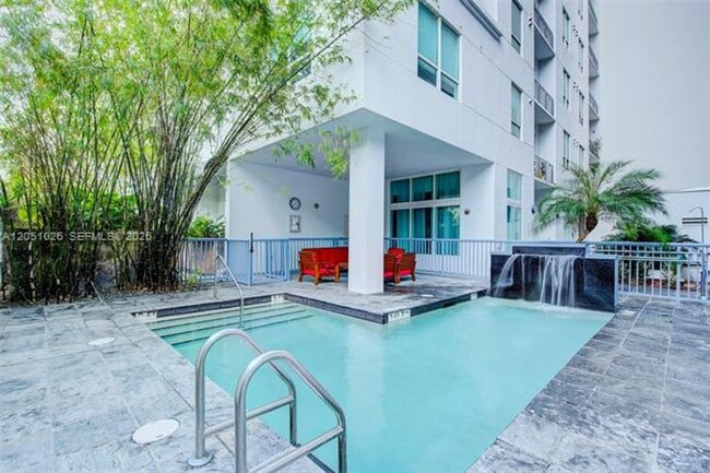 Building Photo - 16400 Collins Ave