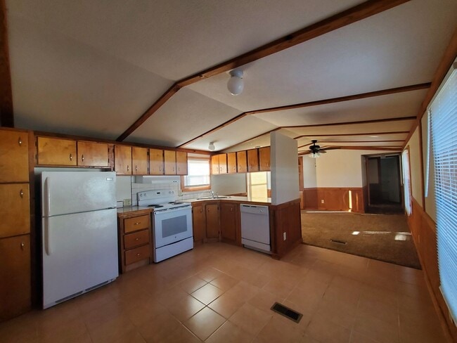 Building Photo - Ready to move in!