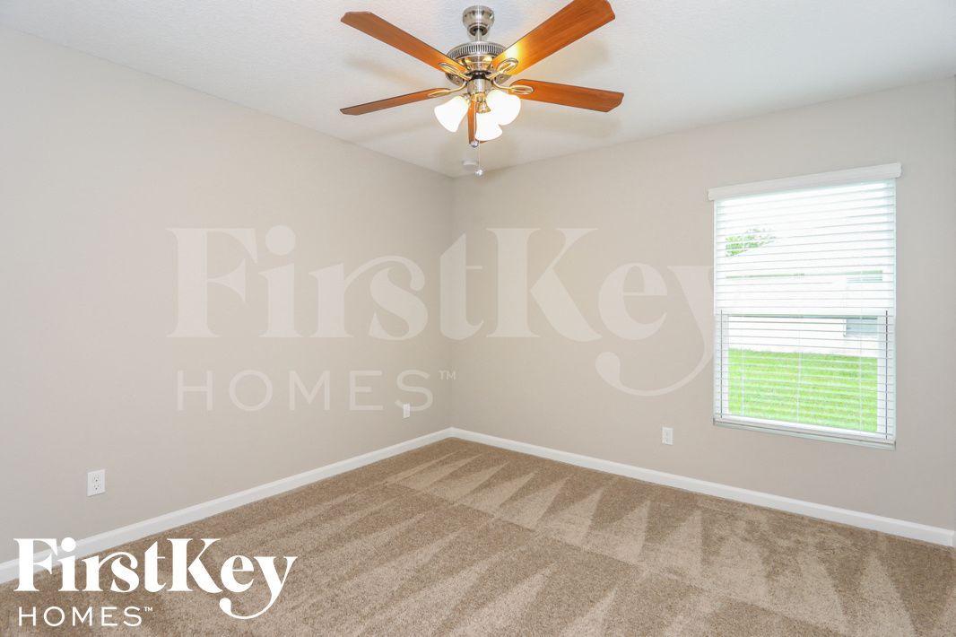 Building Photo - 3501 SW Voyager St