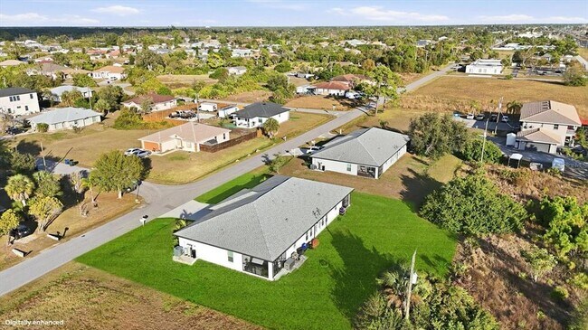 Building Photo - 12025 Saragossa Ln