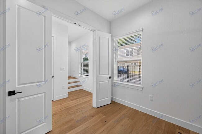 Building Photo - 131 Thornton St